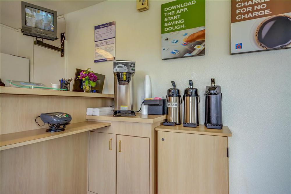 Motel 6-Everett, Wa - South Wintermutes Corner Interior photo