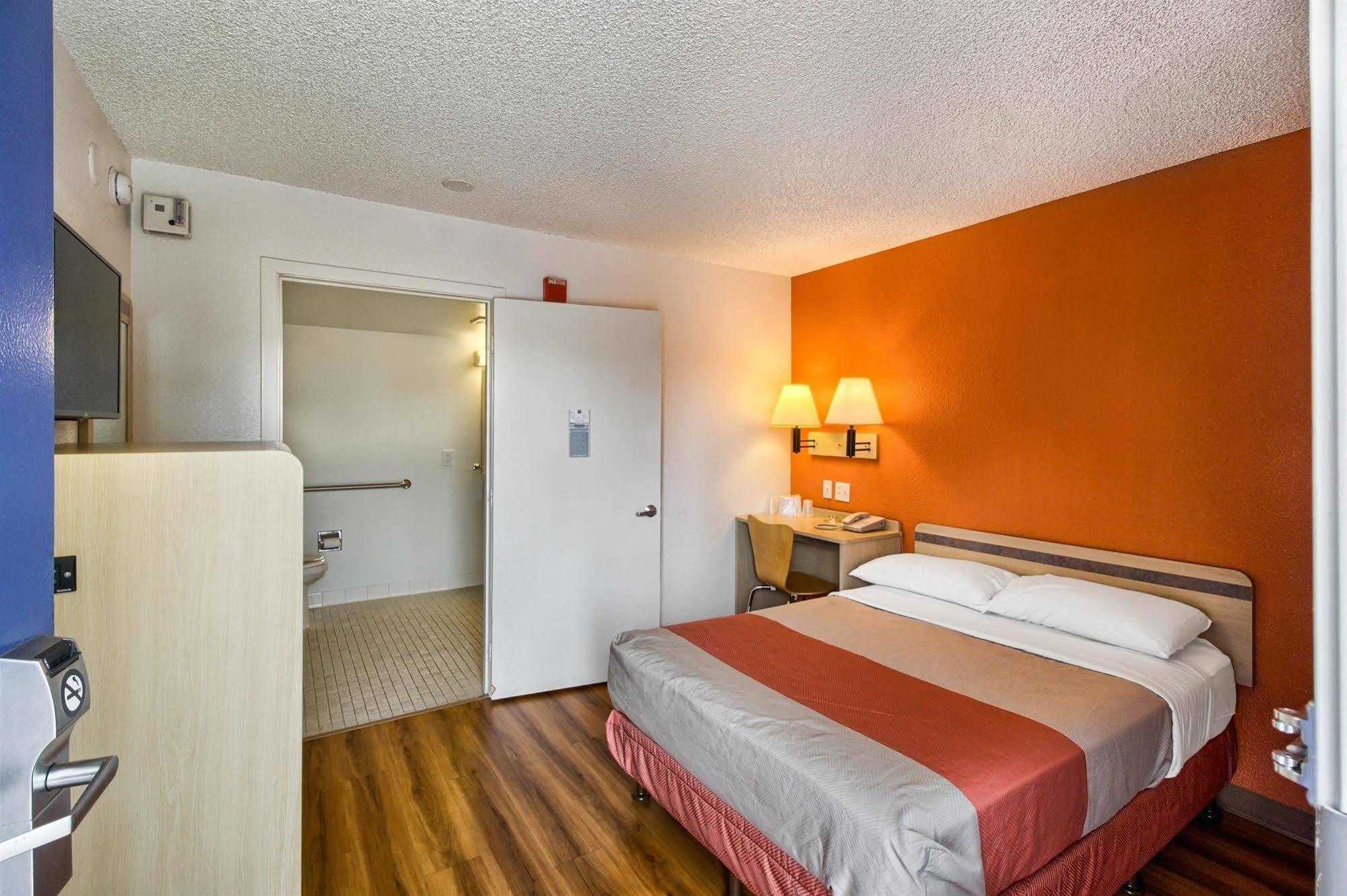 Motel 6-Everett, Wa - South Wintermutes Corner Exterior photo